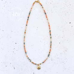 kailani-bottegablu-collar-cristales-aura-verdes-naranjas