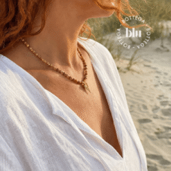 kailani-bottegablu-collar-isola-jaspe-hematite-caracol-baño-oro